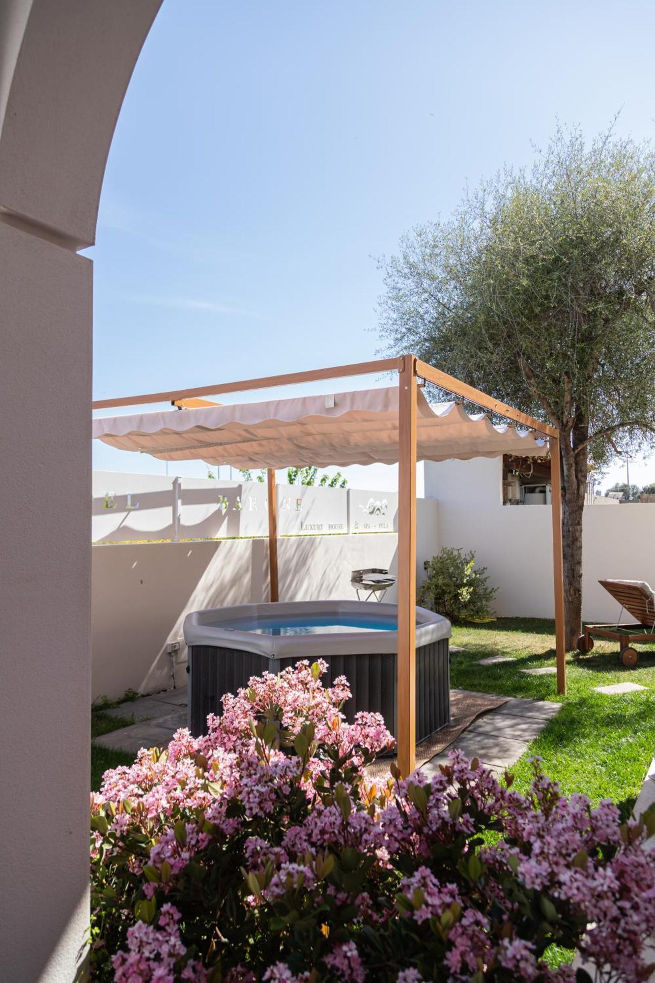 Residenza Del Barone Luxury House - Pula, Sardegna Daire Dış mekan fotoğraf