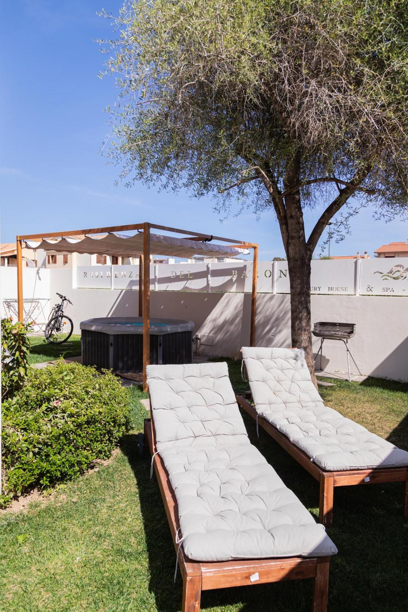 Residenza Del Barone Luxury House - Pula, Sardegna Daire Dış mekan fotoğraf